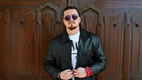 Sin Sticker presentó “Ella Así Baila”, un nuevo single con guiños al hard rock clásico