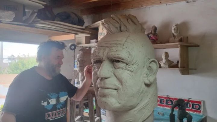 Se viene la estatua de Ricardo Iorio