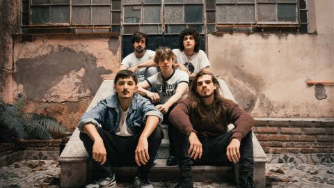 Superbicho pide pista en la escena porteña con su álbum debut