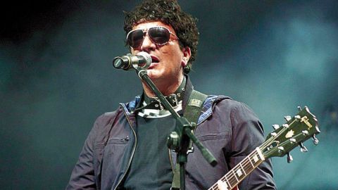 El Pity Álvarez cantó de sorpresa en Café Berlín