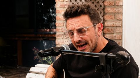 Emi Brancciari frenó la gira para un homenaje emocionante en "El Banquito de Norita"